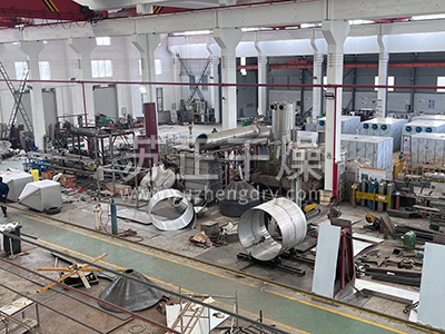 车间工人持续忙碌中，为您打造优质产品！